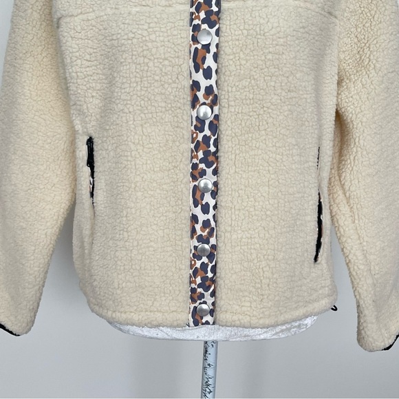 Levi’s Sherpa Teddy Shacket Leopard Piping Women’s Size XS - Picture 6 of 11